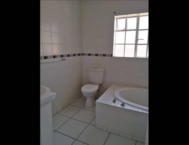 2 BEDROOM PROPERTY TO RENT IN KENSINGTON